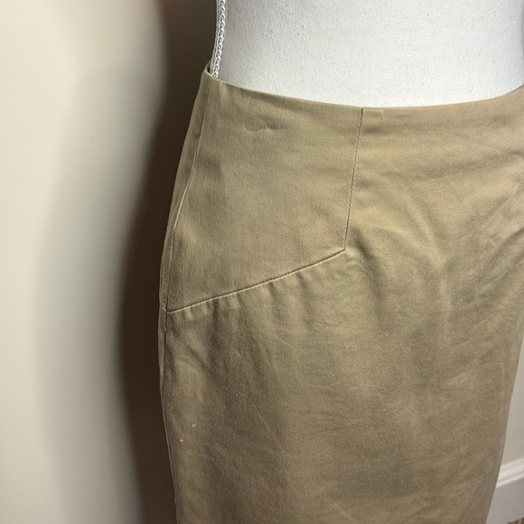The Limited Classic Tan Women's Skirt. Size 2 - Picture 2 of 11
